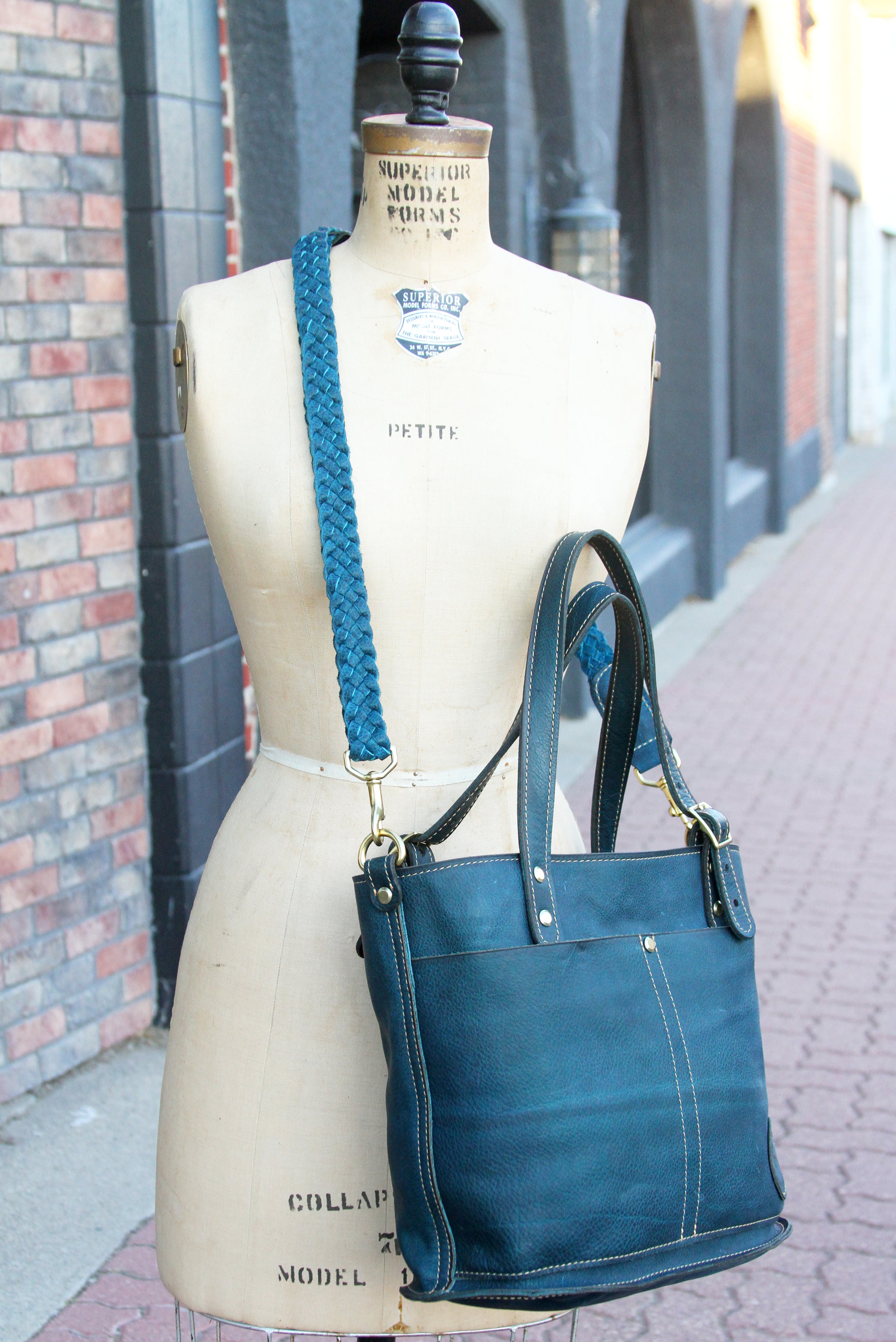 The Classic Tote: Medium