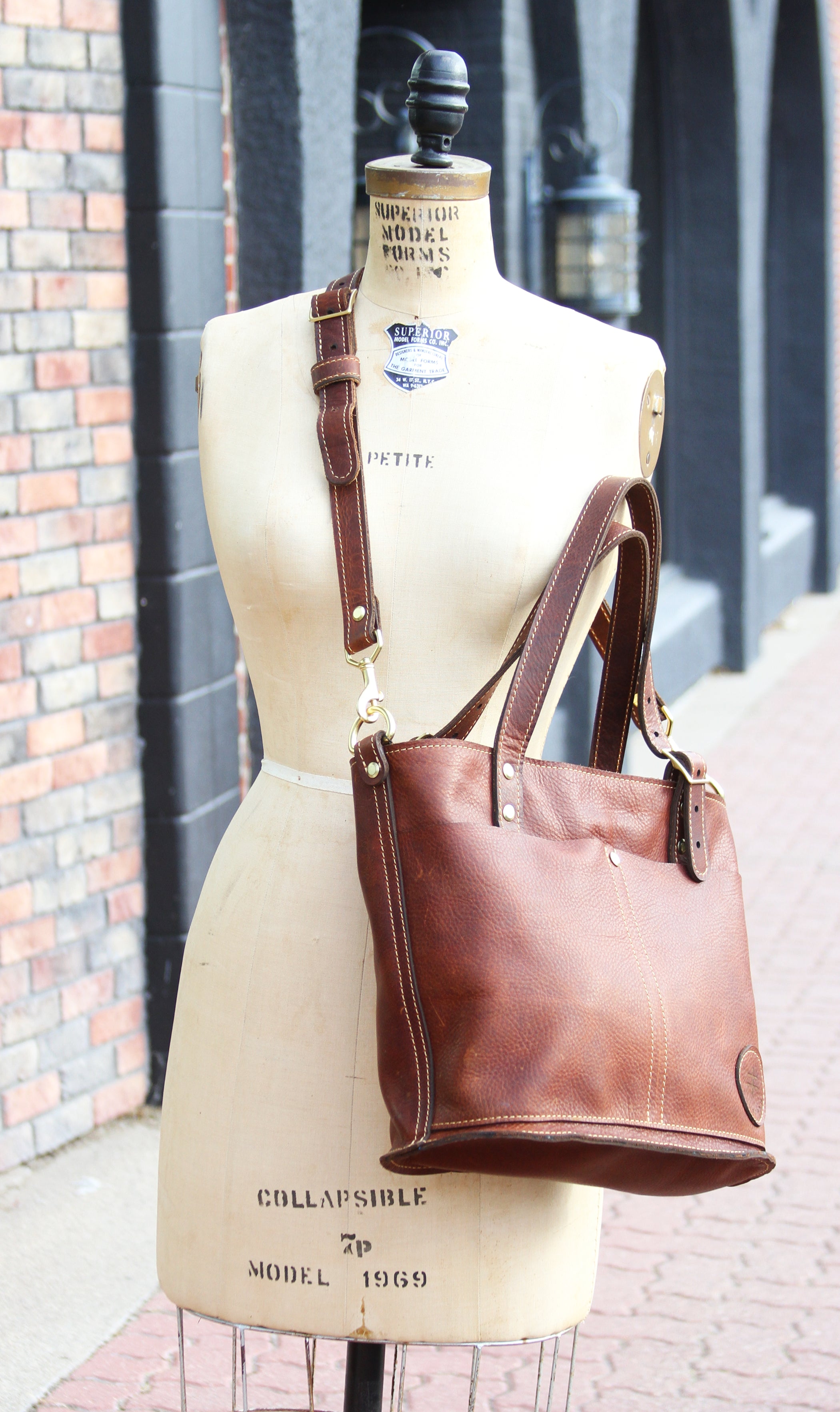 The Classic Tote: Medium