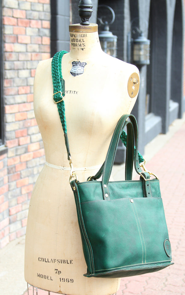 The Classic Tote: Medium