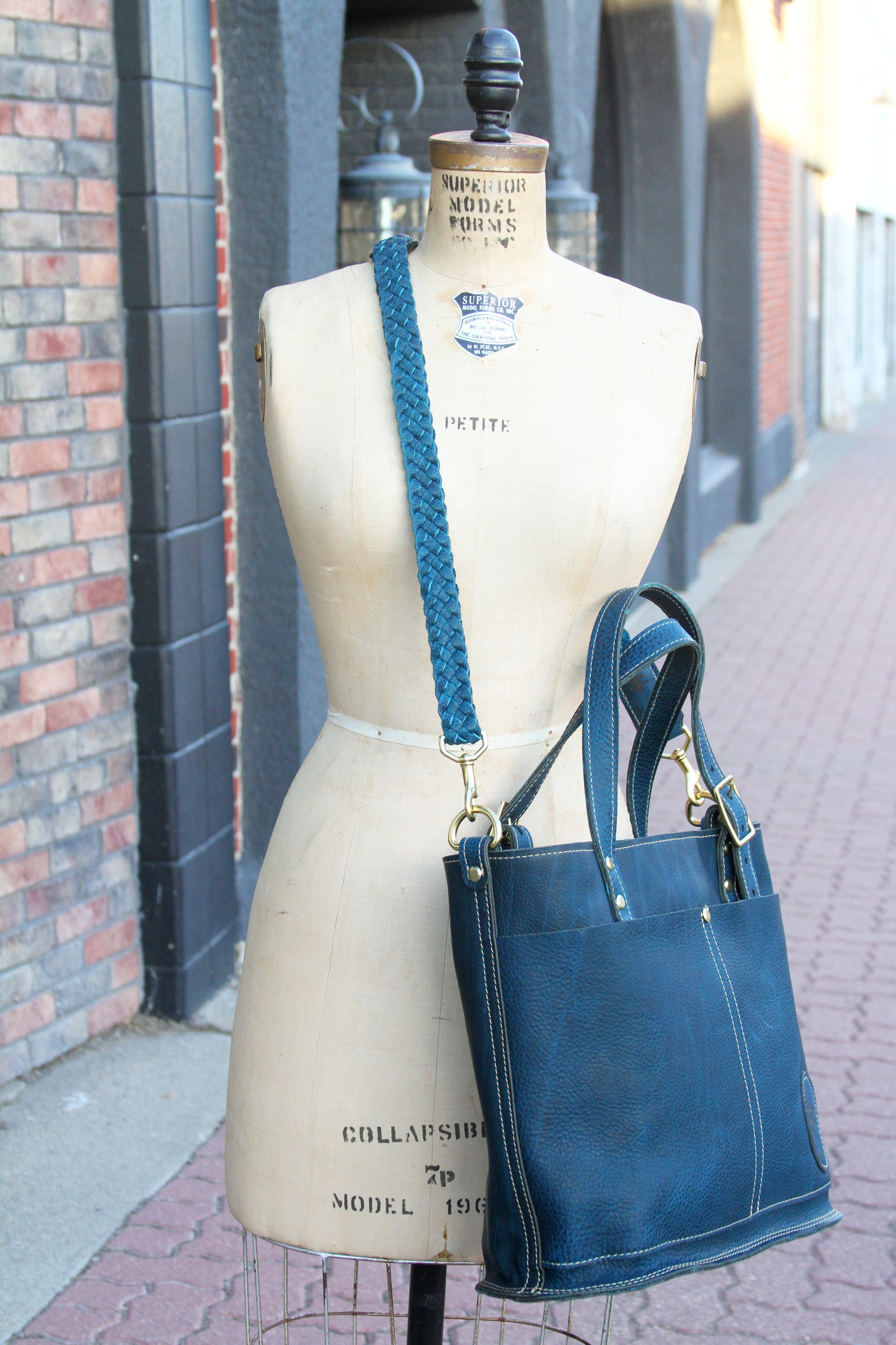 The Classic Tote: Large