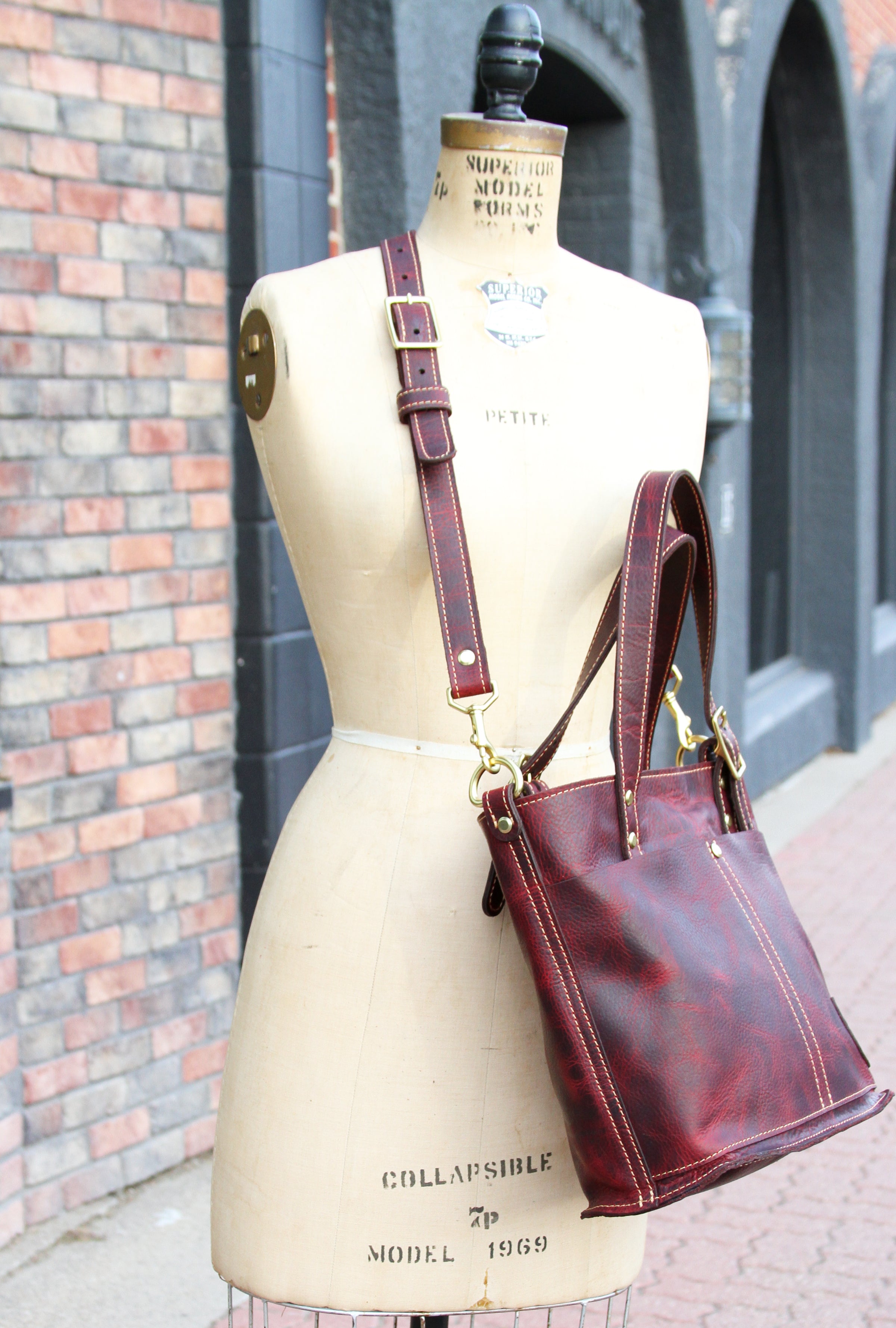 The Classic Tote: Medium